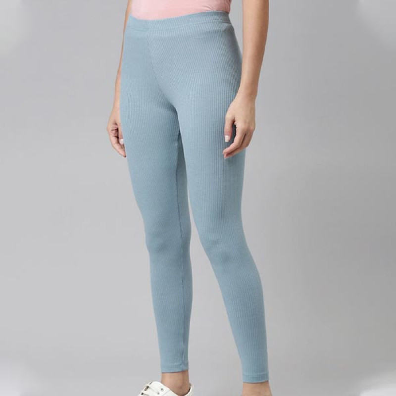 Women Blue Solid Slim-Fit Ribbed Ankle Length Leggings